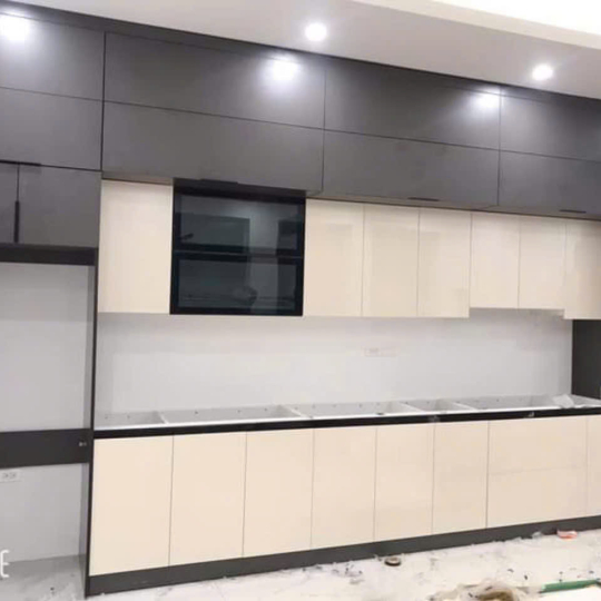 Bếp chữ I tông màu xám trắng